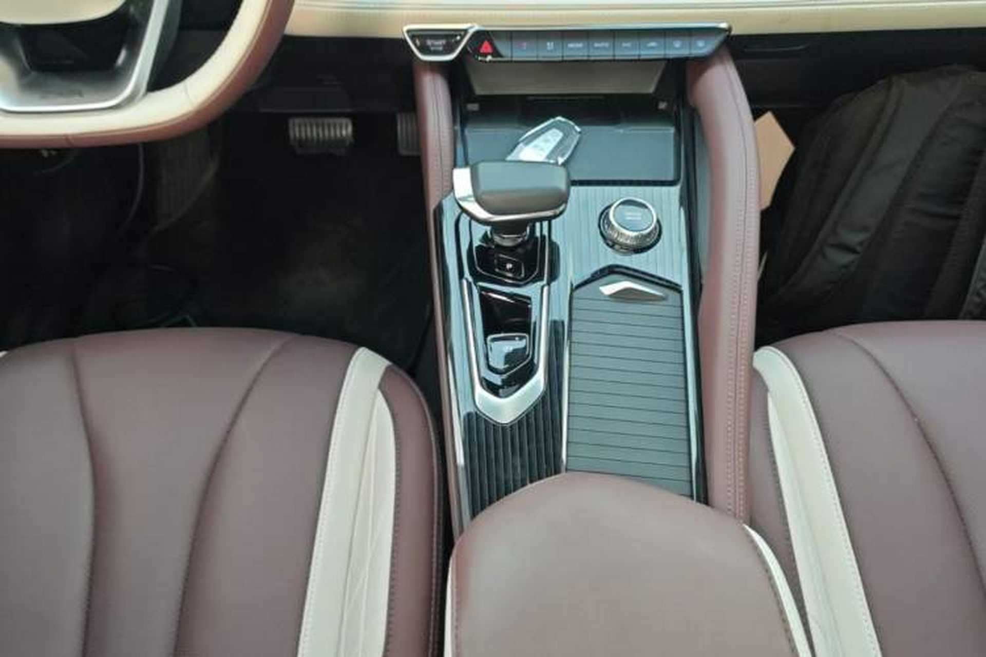 Used Geely Auto Monjaro L 2024 2.0TD High-Power Automatic Two-Wheel Drive Yunqi Version Gear Lever