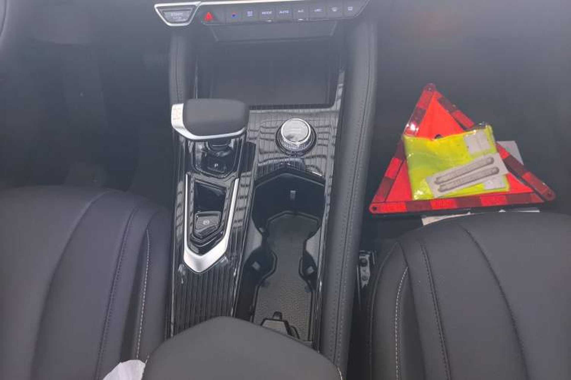 Used Geely Auto Monjaro L 2024 2.0TD DCT EVO Two-Wheel Drive Long-Range Version Gear Lever
