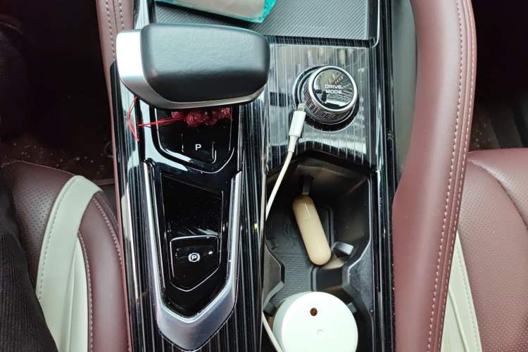Used Geely Auto Monjaro L 2024 2.0TD High-Power Automatic Two-Wheel Drive Yunqi Version Gear Lever