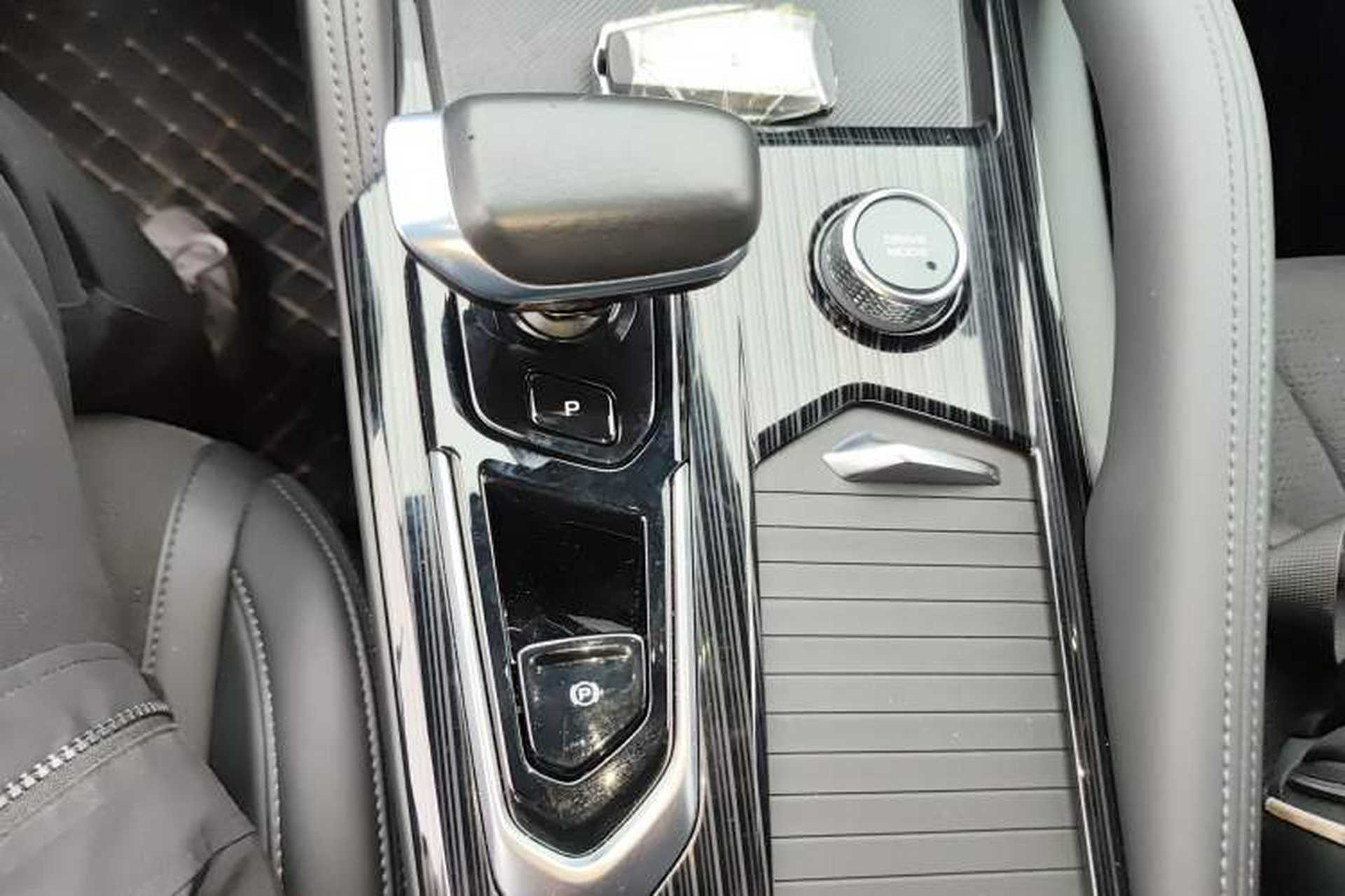 Used Geely Auto Monjaro L 2024 2.0TD High-Power Automatic Two-Wheel Drive Skyline Edition Gear Lever