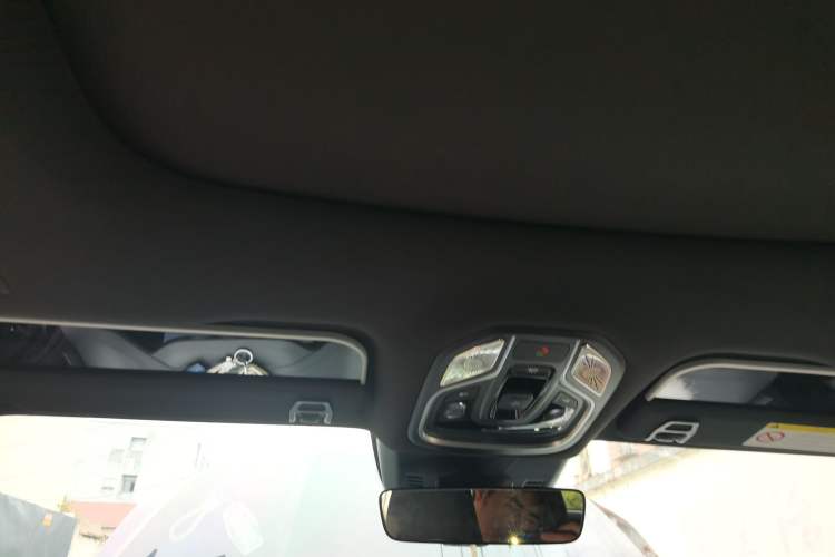 Used Geely Auto Monjaro L 2024 2.0TD DCT EVO Two-Wheel Drive Long-Range Version Headliner