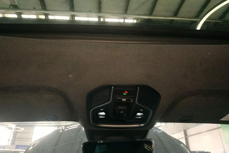 Used Geely Auto Monjaro L 2024 2.0TD High-Power Automatic Two-Wheel Drive Skyline Edition Headliner