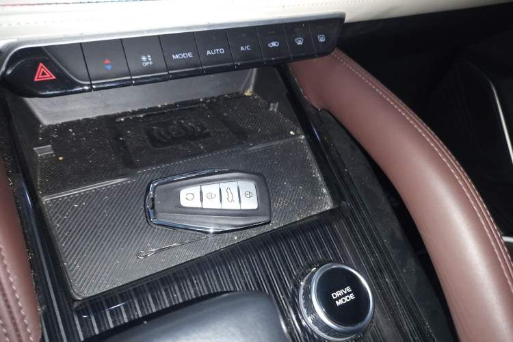 Used Geely Auto Monjaro L 2024 2.0TD High-Power Automatic Two-Wheel Drive Yunqi Version Interior 1