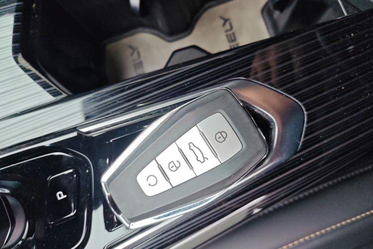 Used Geely Auto Monjaro L 2024 2.0TD DCT EVO Two-Wheel Drive Long-Range Version Interior 1