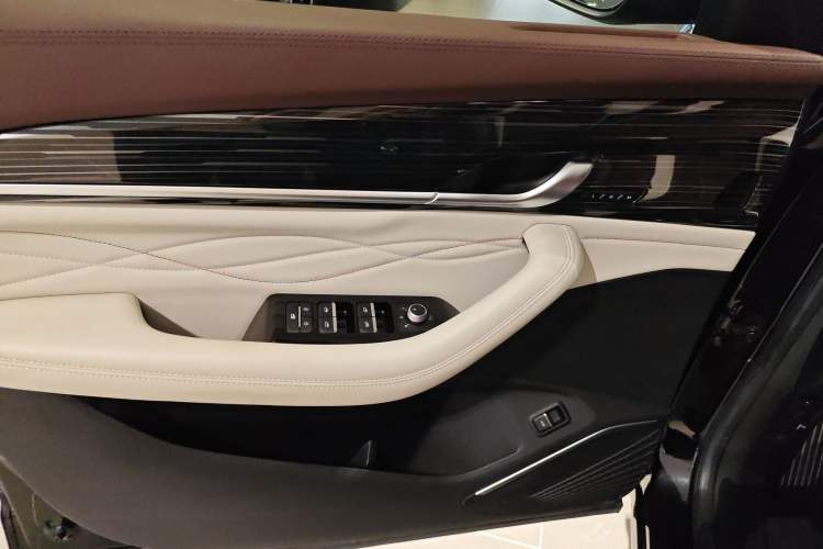 Used Geely Auto Monjaro L 2024 2.0TD High-Power Automatic Two-Wheel Drive Yunqi Version Interior 3