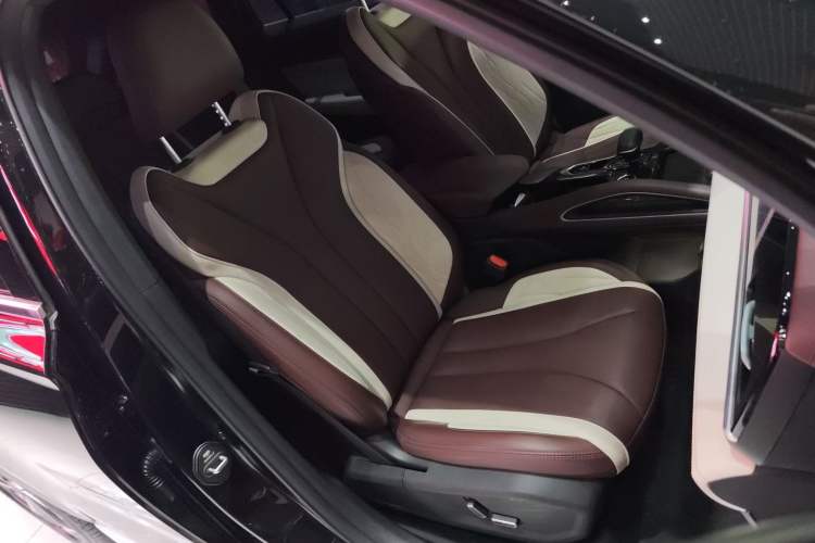 Used Geely Auto Monjaro L 2024 2.0TD High-Power Automatic Two-Wheel Drive Yunqi Version Interior 5