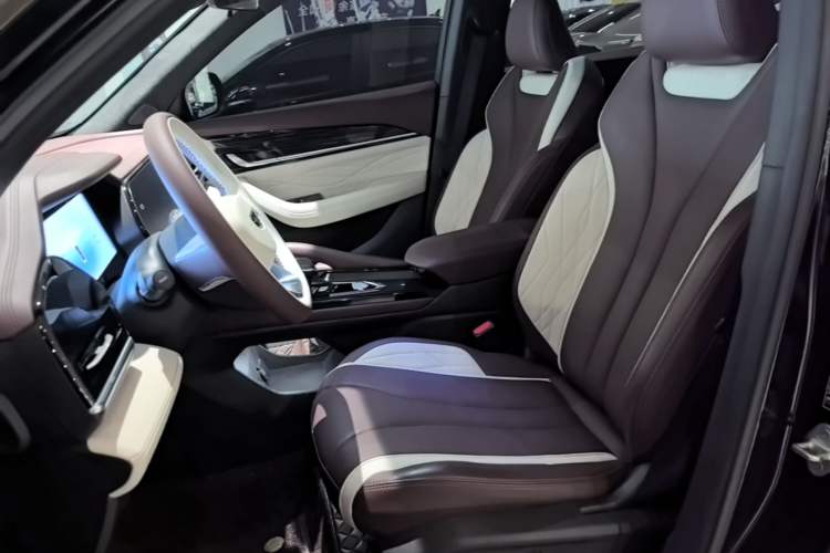 Used Geely Auto Monjaro L 2024 2.0TD High-Power Automatic Two-Wheel Drive Yunqi Version Left Front Seat