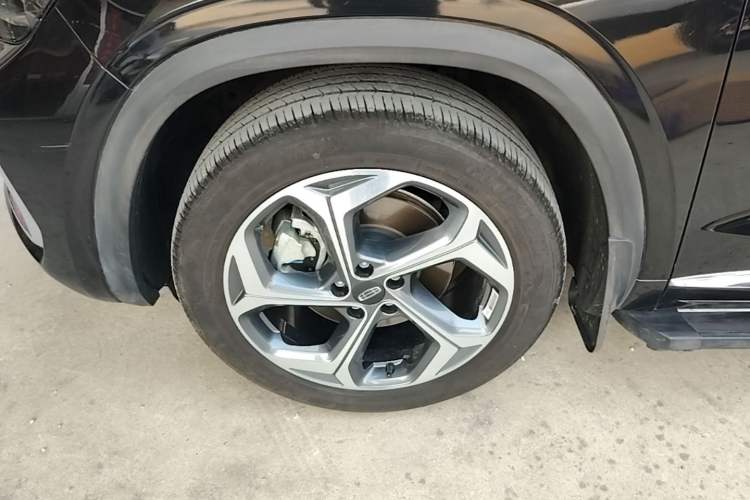 Used Geely Auto Monjaro L 2024 2.0TD High-Power Automatic Two-Wheel Drive Yunqi Version Left Front Wheel Hub