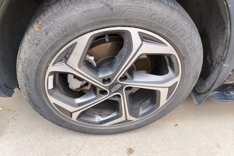Used Geely Auto Monjaro L 2024 2.0TD High-Power Automatic Two-Wheel Drive Yunqi Version Left Front Wheel Hub