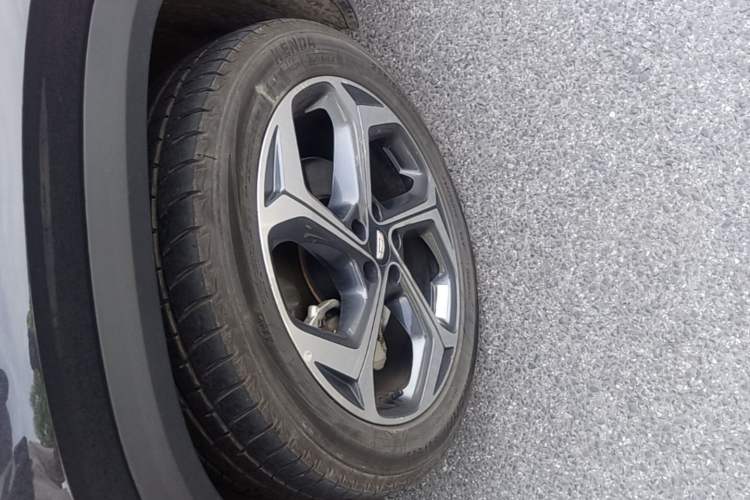 Used Geely Auto Monjaro L 2024 2.0TD DCT EVO Two-Wheel Drive Prestige Version Left Front Wheel Hub