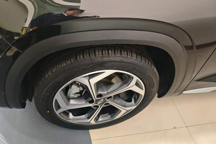 Used Geely Auto Monjaro L 2024 2.0TD DCT EVO Two-Wheel Drive Long-Range Version Left Front Wheel Hub