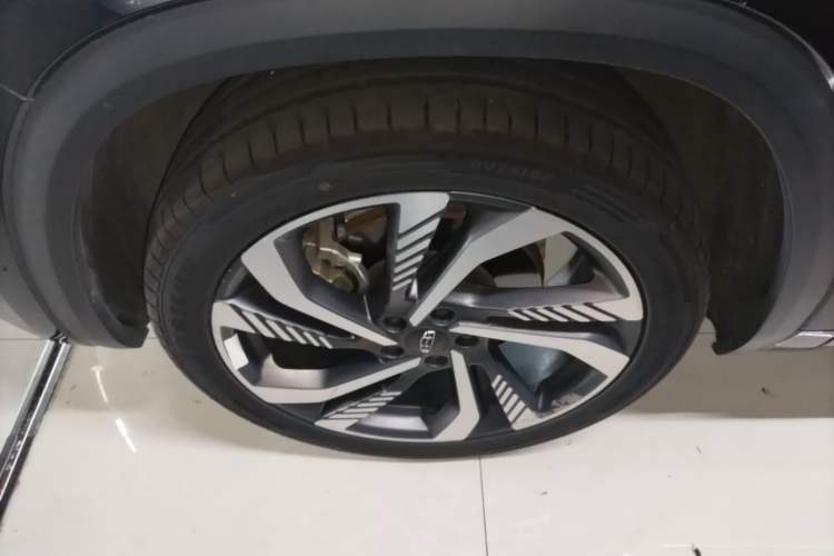 Used Geely Auto Monjaro L 2024 2.0TD High-Power Automatic Two-Wheel Drive Skyline Edition Left Front Wheel Hub