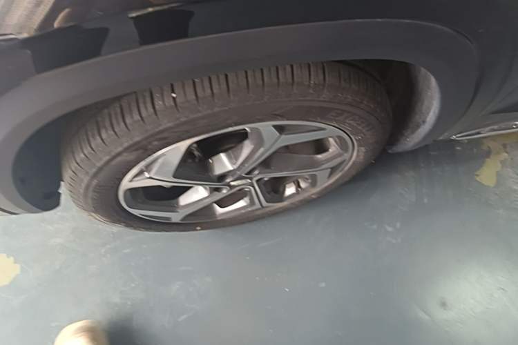 Used Geely Auto Monjaro L 2024 2.0TD DCT EVO Two-Wheel Drive Long-Range Version Left Front Wheel Hub
