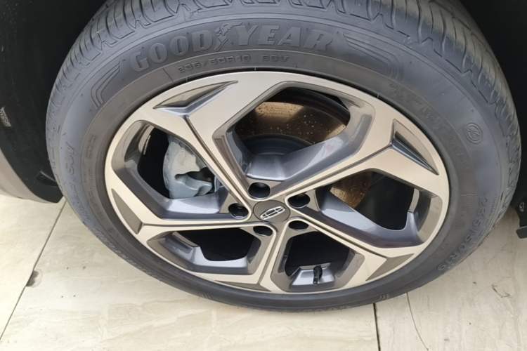 Used Geely Auto Monjaro L 2024 2.0TD High-Power Automatic Two-Wheel Drive Yunqi Version Left Front Wheel Hub