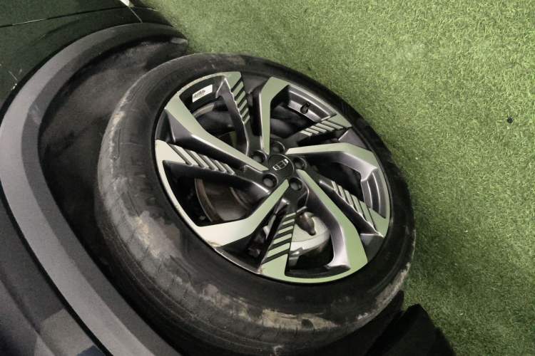 Used Geely Auto Monjaro L 2024 2.0TD High-Power Automatic Two-Wheel Drive Skyline Edition Left Front Wheel Hub