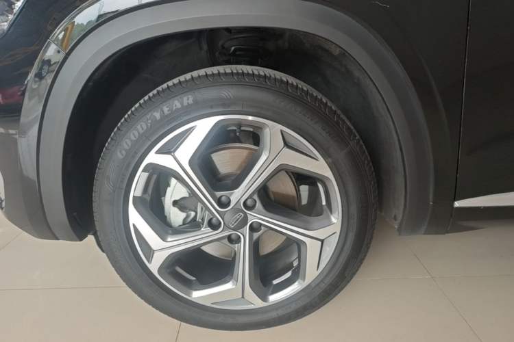 Used Geely Auto Monjaro L 2024 2.0TD High-Power Automatic Two-Wheel Drive Yunqi Version Left Front Wheel Hub