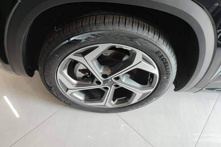 Used Geely Auto Monjaro L 2024 2.0TD DCT EVO Two-Wheel Drive Long-Range Version Left Front Wheel Hub