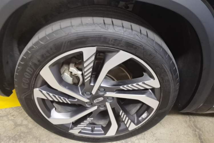 Used Geely Auto Monjaro L 2024 2.0TD High-Power Automatic Two-Wheel Drive Skyline Edition Left Front Wheel Hub