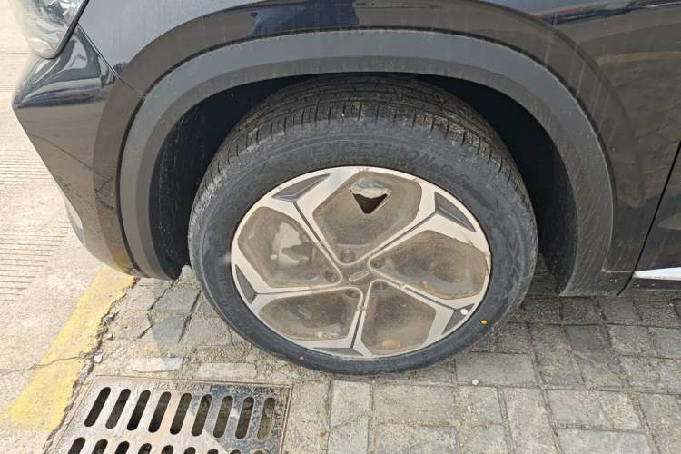 Used Geely Auto Monjaro L 2024 2.0TD DCT EVO Two-Wheel Drive Long-Range Version Left Front Wheel Hub