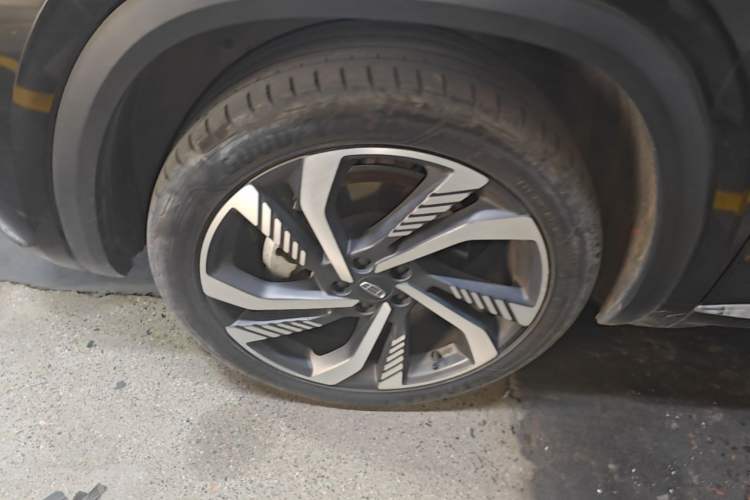 Used Geely Auto Monjaro L 2024 2.0TD High-Power Automatic Two-Wheel Drive Skyline Edition Left Front Wheel Hub