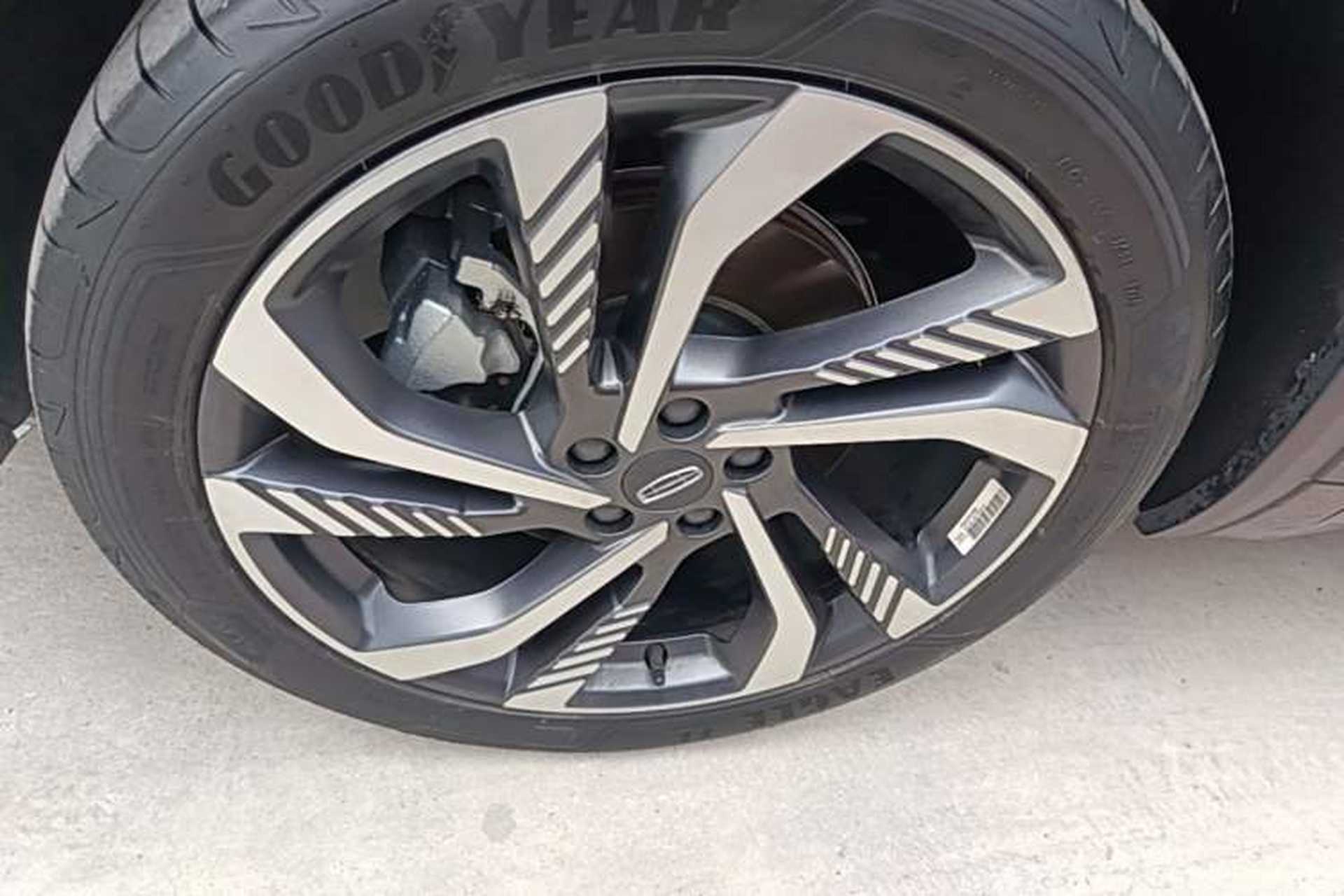 Used Geely Auto Monjaro L 2024 2.0TD High-Power Automatic Two-Wheel Drive Skyline Edition Left Front Wheel Hub