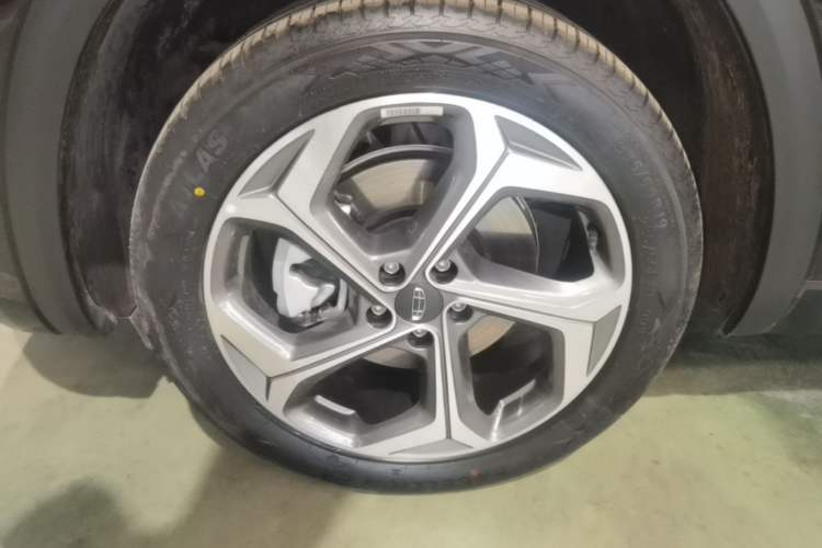 Used Geely Auto Monjaro L 2024 2.0TD DCT EVO Two-Wheel Drive Long-Range Version Left Front Wheel Hub