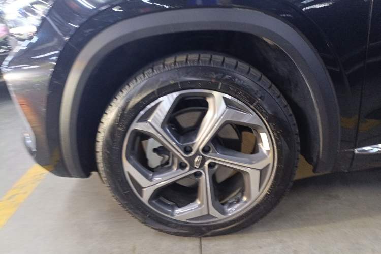 Used Geely Auto Monjaro L 2024 2.0TD High-Power Automatic Two-Wheel Drive Yunqi Version Left Front Wheel Hub