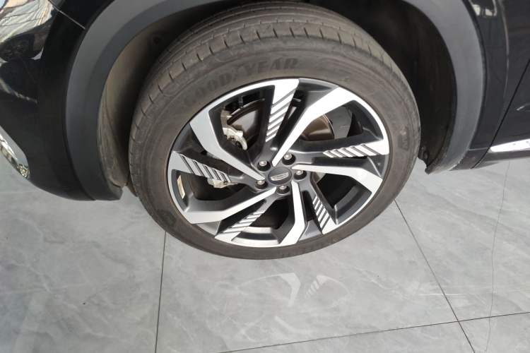 Used Geely Auto Monjaro L 2024 2.0TD High-Power Automatic Two-Wheel Drive Skyline Edition Left Front Wheel Hub