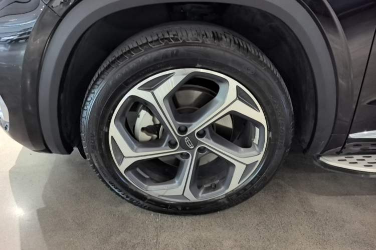Used Geely Auto Monjaro L 2024 2.0TD High-Power Automatic Two-Wheel Drive Yunqi Version Left Front Wheel Hub