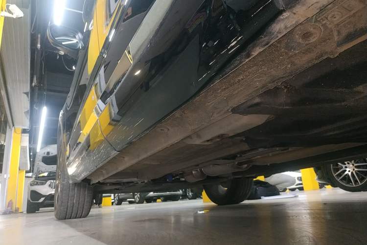 Used Geely Auto Monjaro L 2024 2.0TD DCT EVO Two-Wheel Drive Long-Range Version Left Side Sill