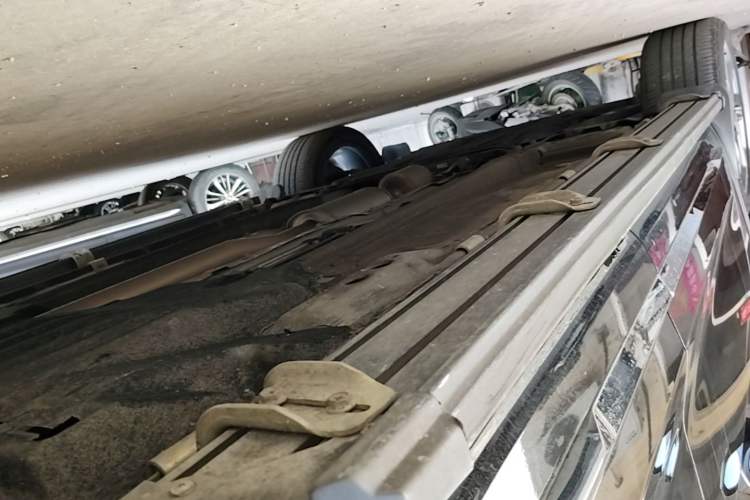 Used Geely Auto Monjaro L 2024 2.0TD High-Power Automatic Two-Wheel Drive Yunqi Version Left Side Sill