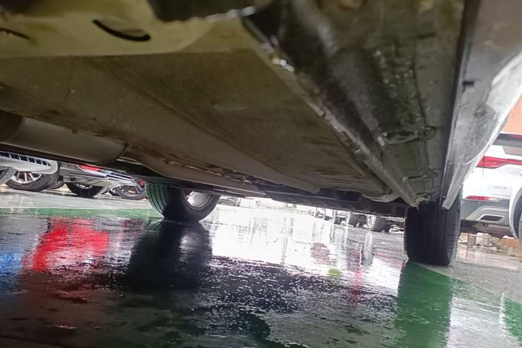 Used Geely Auto Monjaro L 2024 2.0TD DCT EVO Two-Wheel Drive Long-Range Version Left Side Sill