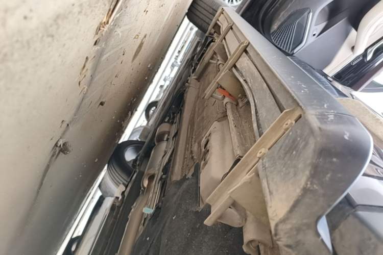 Used Geely Auto Monjaro L 2024 2.0TD High-Power Automatic Two-Wheel Drive Yunqi Version Left Side Sill