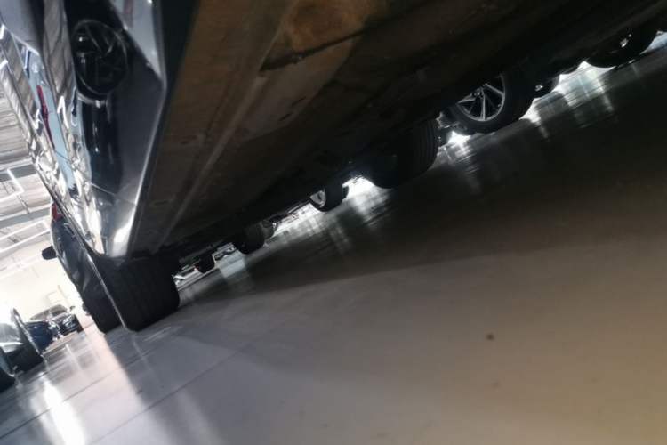 Used Geely Auto Monjaro L 2024 2.0TD High-Power Automatic Two-Wheel Drive Yunqi Version Left Side Sill
