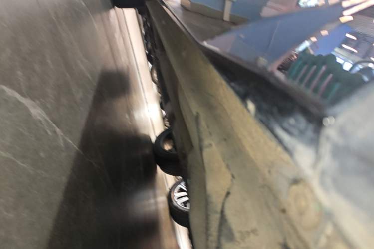 Used Geely Auto Monjaro L 2024 2.0TD DCT EVO Two-Wheel Drive Long-Range Version Left Side Sill