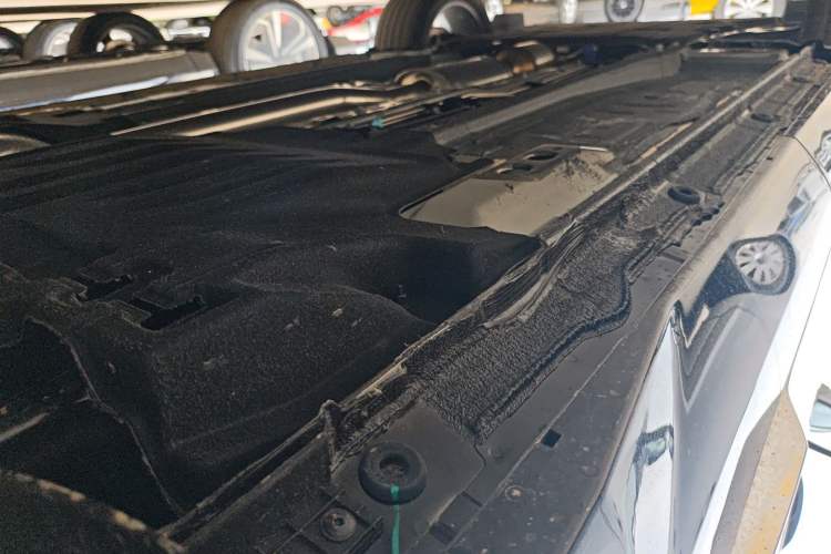 Used Geely Auto Monjaro L 2024 2.0TD DCT EVO Two-Wheel Drive Long-Range Version Left Side Sill