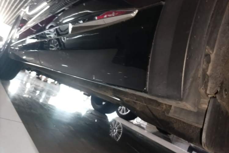 Used Geely Auto Monjaro L 2024 2.0TD High-Power Automatic Two-Wheel Drive Skyline Edition Left Side Sill