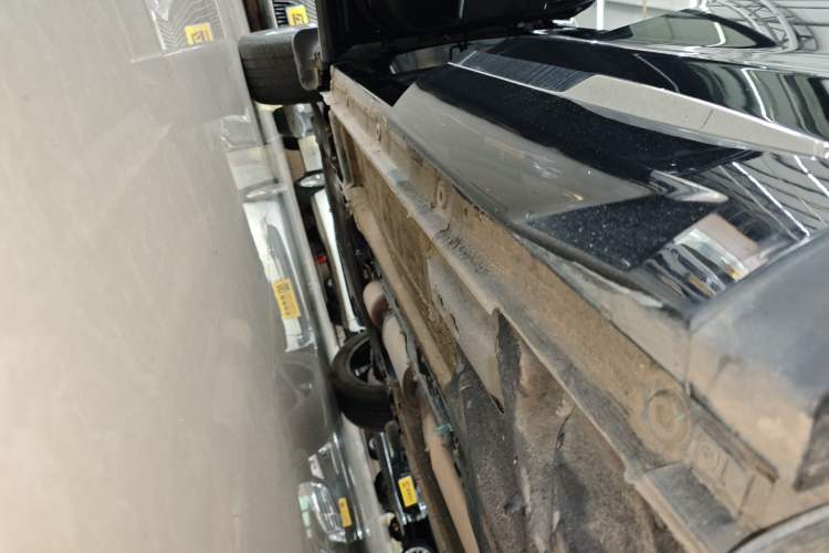 Used Geely Auto Monjaro L 2024 2.0TD High-Power Automatic Two-Wheel Drive Yunqi Version Left Side Sill