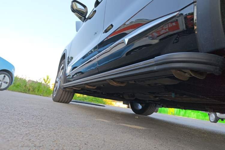 Used Geely Auto Monjaro L 2024 2.0TD DCT EVO Two-Wheel Drive Long-Range Version Left Side Sill