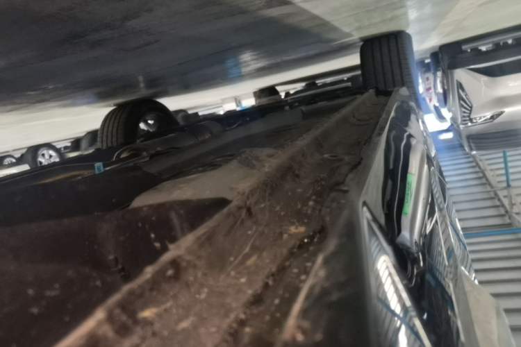 Used Geely Auto Monjaro L 2024 2.0TD DCT EVO Two-Wheel Drive Long-Range Version Left Side Sill
