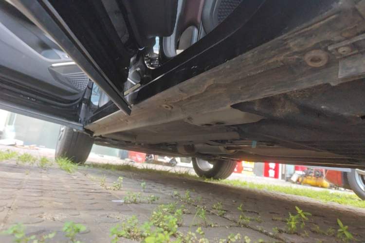 Used Geely Auto Monjaro L 2024 2.0TD High-Power Automatic Two-Wheel Drive Skyline Edition Left Side Sill
