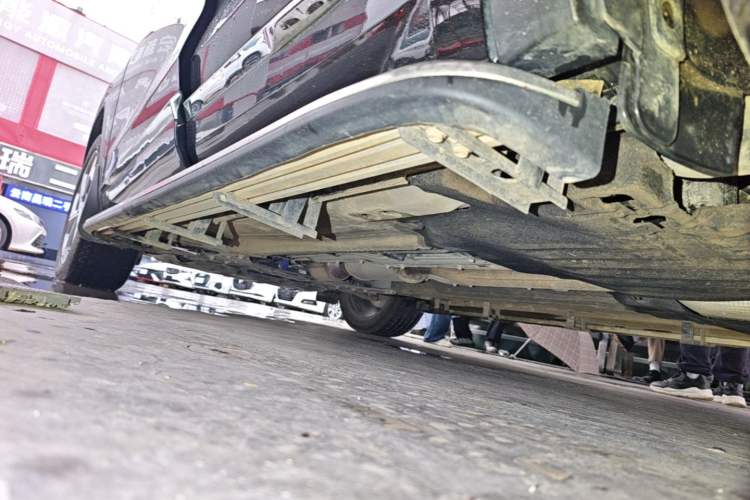Used Geely Auto Monjaro L 2024 2.0TD DCT EVO Two-Wheel Drive Long-Range Version Left Side Sill