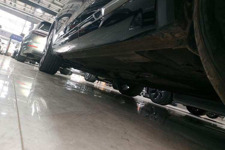 Used Geely Auto Monjaro L 2024 2.0TD High-Power Automatic Two-Wheel Drive Skyline Edition Left Side Sill