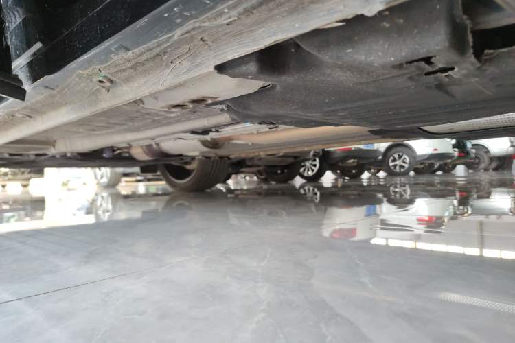 Used Geely Auto Monjaro L 2024 2.0TD High-Power Automatic Two-Wheel Drive Skyline Edition Left Side Sill