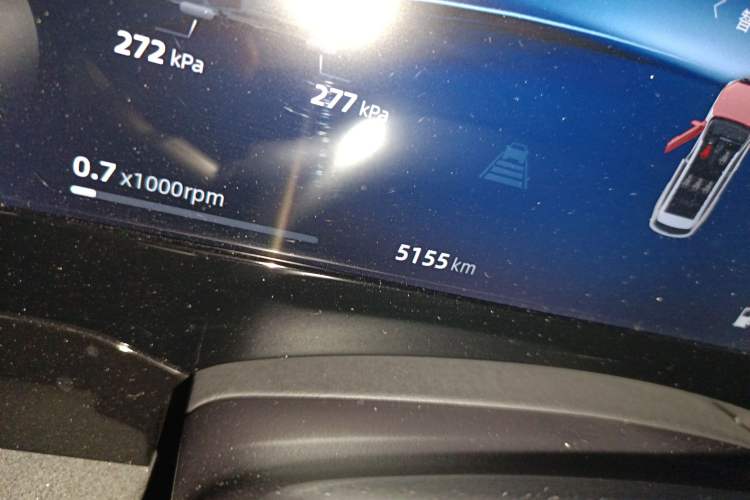 Used Geely Auto Monjaro L 2024 2.0TD High-Power Automatic Two-Wheel Drive Skyline Edition Odometer Close Up