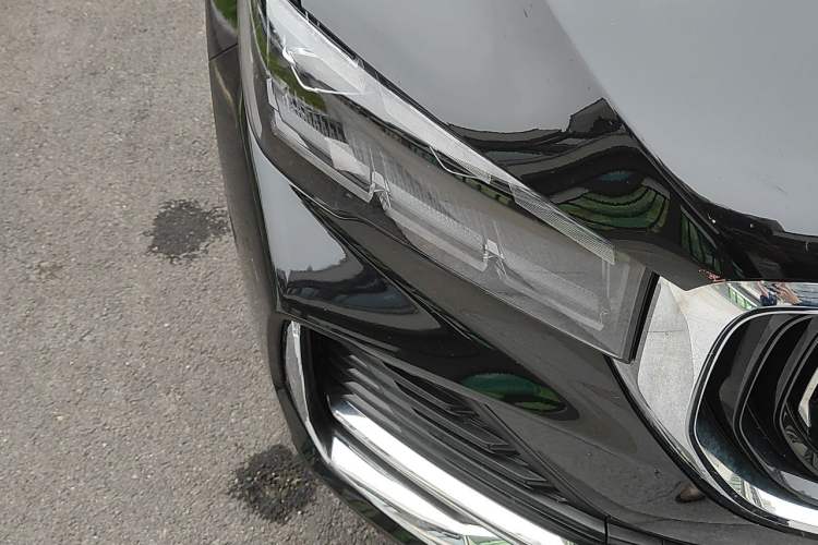 Used Geely Auto Monjaro L 2024 2.0TD High-Power Automatic Two-Wheel Drive Yunqi Version Right Front Headlight