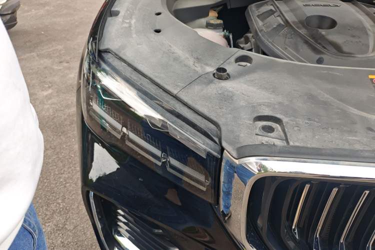 Used Geely Auto Monjaro L 2024 2.0TD High-Power Automatic Two-Wheel Drive Yunqi Version Right Front Headlight