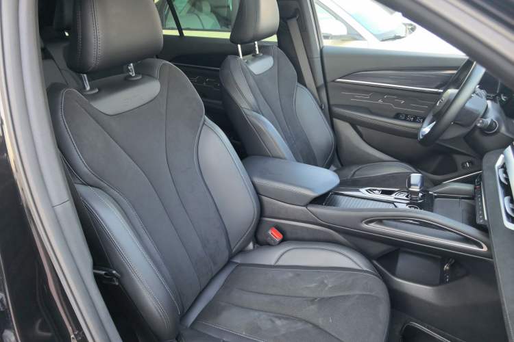 Used Geely Auto Monjaro L 2024 2.0TD High-Power Automatic Two-Wheel Drive Skyline Edition Right Front Seat