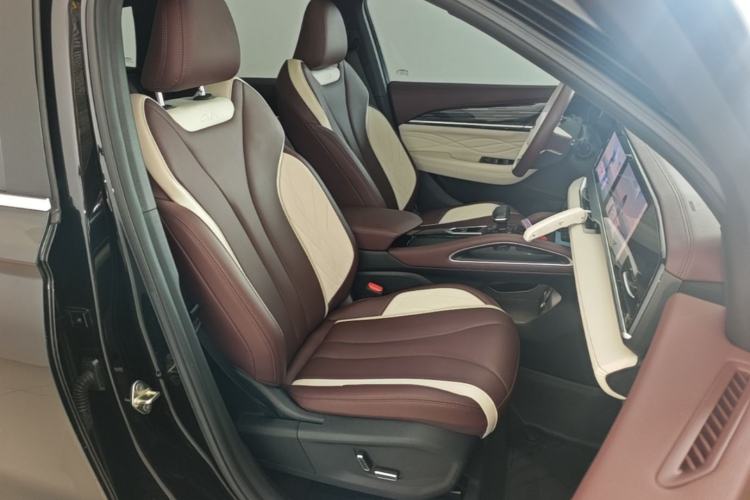 Used Geely Auto Monjaro L 2024 2.0TD High-Power Automatic Two-Wheel Drive Yunqi Version Right Front Seat