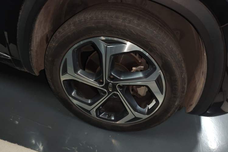 Used Geely Auto Monjaro L 2024 2.0TD DCT EVO Two-Wheel Drive Long-Range Version Right Front Wheel Hub